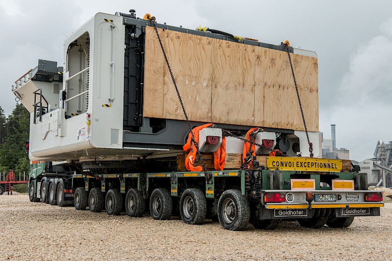 Transport des größten Mining- Baggers Süddeutschlands