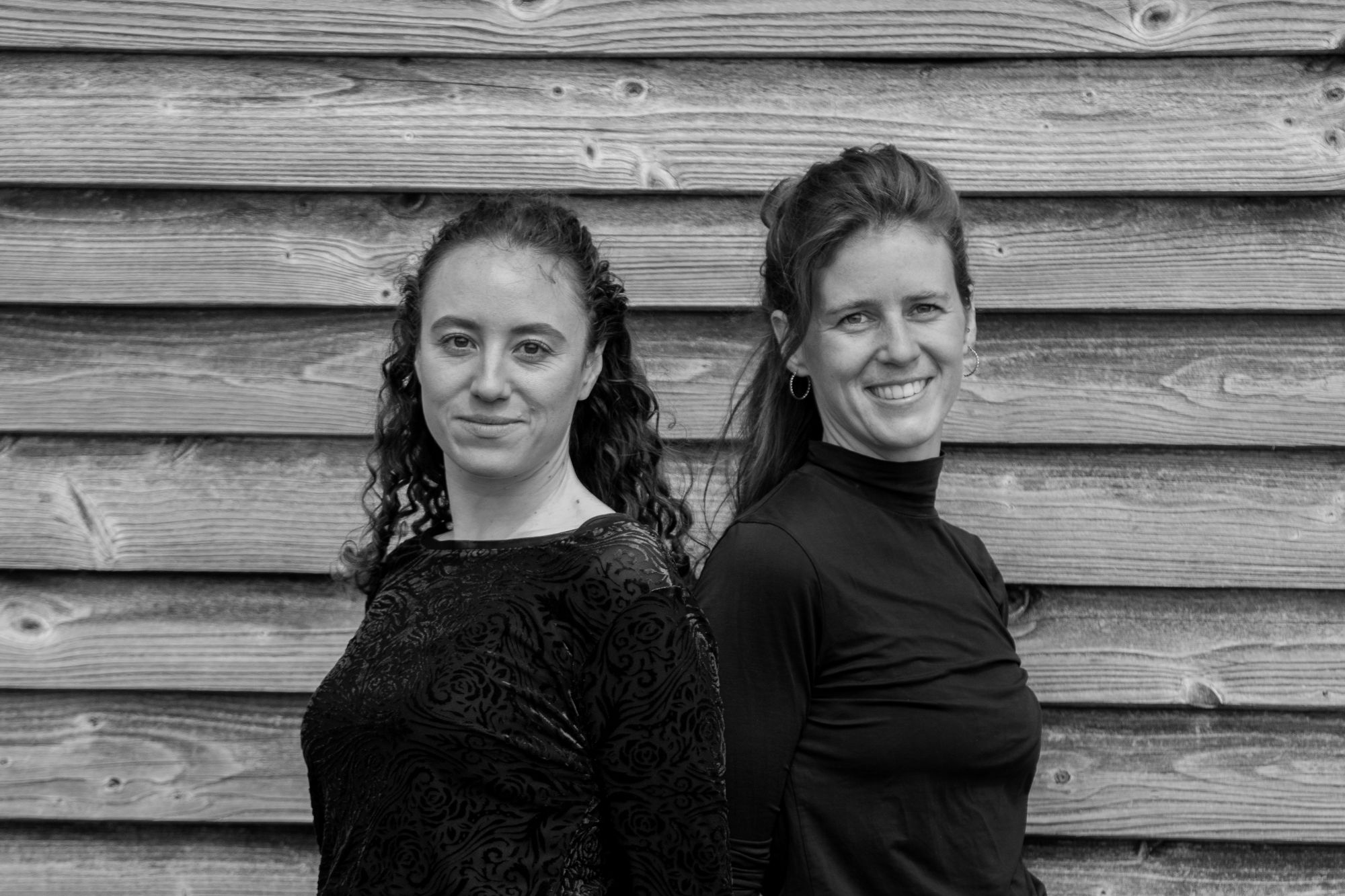 Das Architektur-Team beim Hanfingenieur: Lea Stauss (Architektur, Innenarchitektur) und Christina Tzamalidis (Architektin, Bauen im Bestand).