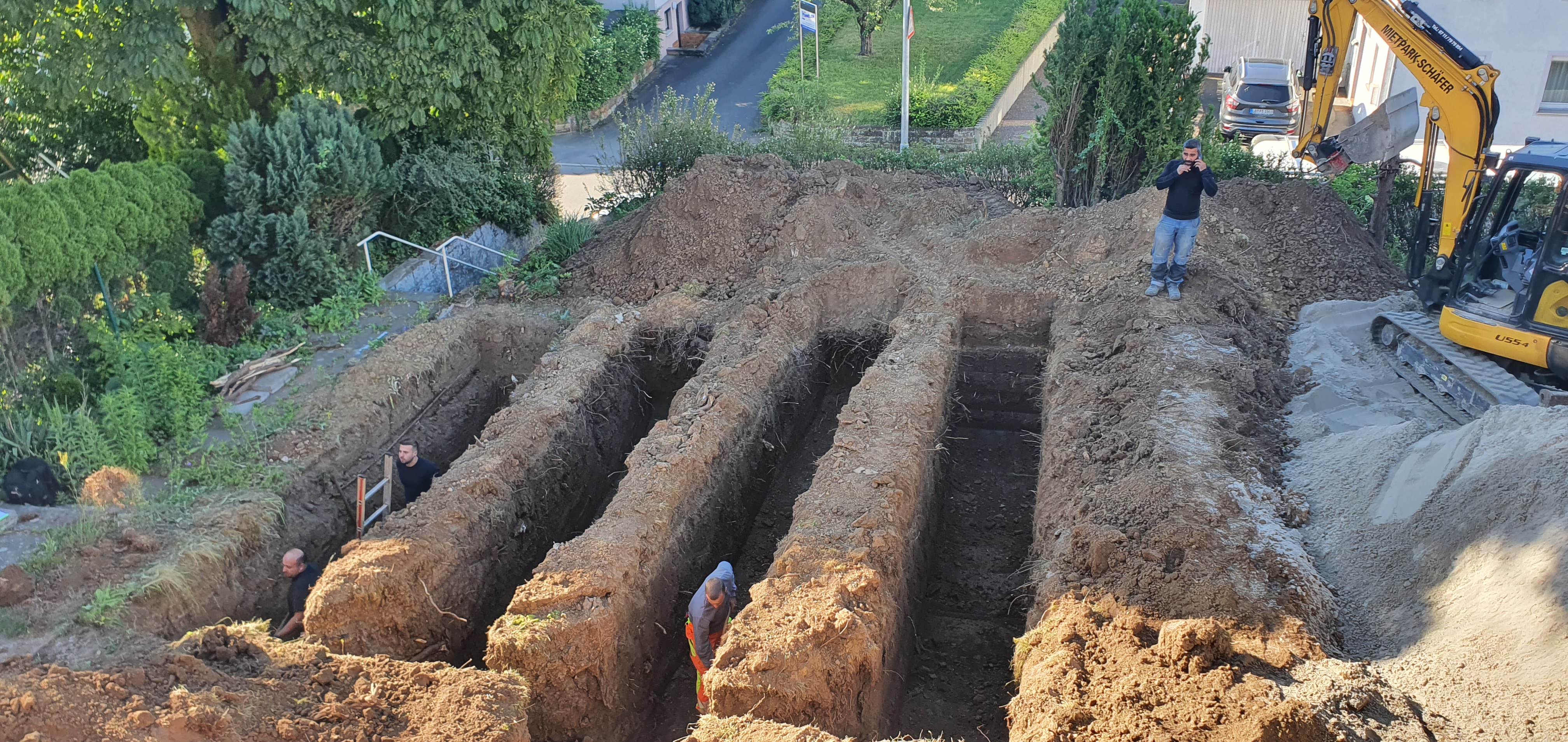 Arrangement for the trench collectors for a detached house